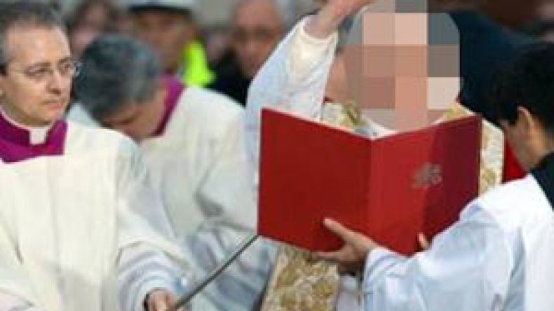 القس الأمريكي المطرود جونسون يعود للجزائر ويتجوّل في الكنائس!