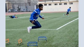 لاعب إفريقي يُعوّل على زطشي للإحتراف في أوروبا