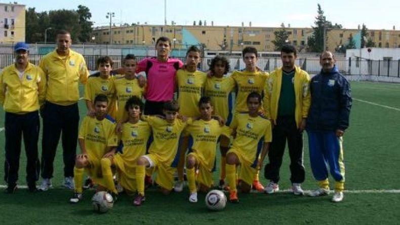 لاعب من البارادو يجري تجارب مع لييرس البلجيكي