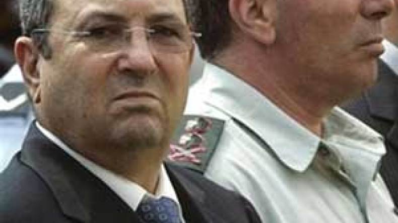 حشودات عسكرية سورية تمنع ايهود باراك من السفر