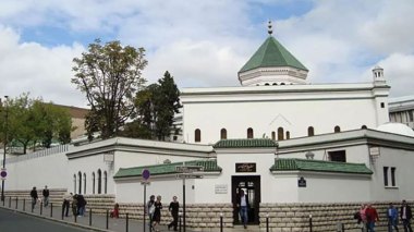 Macron’s Party Strives To Prevent Ownership Transfer Of Paris Mosque To Algeria