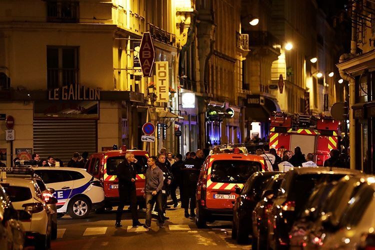 Attaque à Paris: Un mort et plusieurs blessés