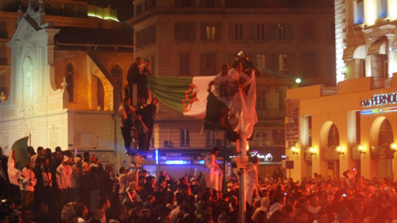 الرايات الوطنية على الشرفات في فرنسا