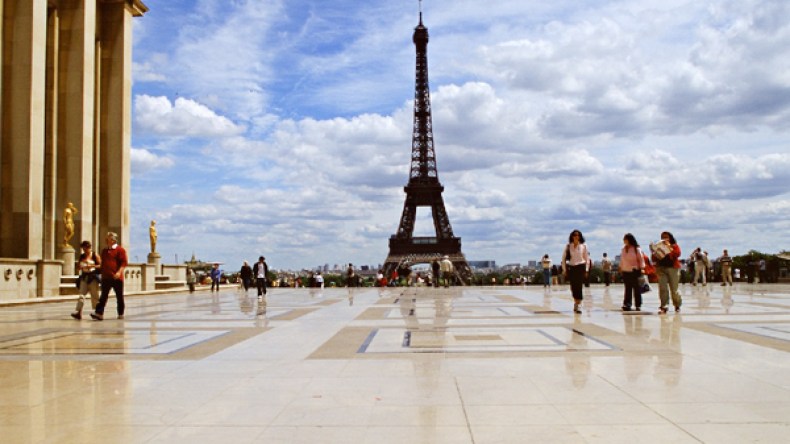 كَعْبتُنا باريس… عدا في مجال العلم!!