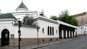 مرض ثقافي واحد ولا علاج رغم توفر المال والرجال