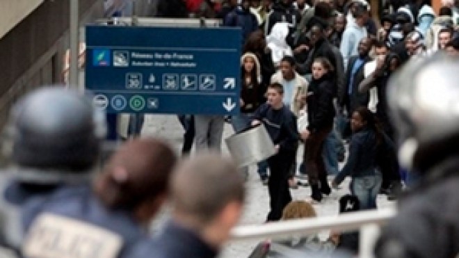 طرد 1500 جزائري من فرنسا سنويا بسبب انعدام وثائق الإقامة