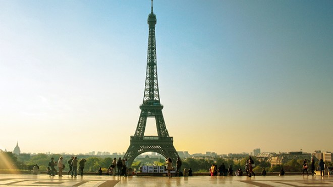 السياحة في فرنسا تتقهقر بسبب الإرهاب والطقس