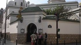 غلام الله من باتنة:”مسجد باريس بني بعرق الجزائريين”