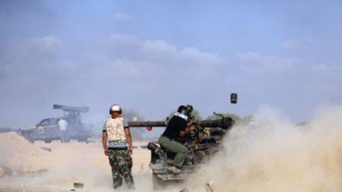 Paris accusé d'avoir livré un véhicule permettant à Kadhafi de fuir