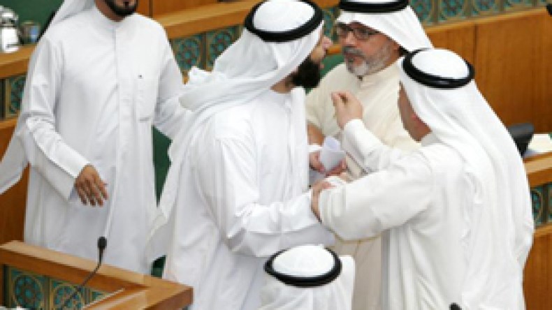 نائب كويتي يتهم وزير الداخلية بالتجّسس على النواب