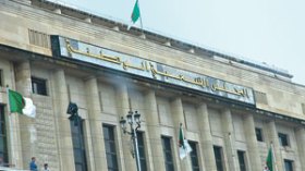 إسناد الإصلاحات السياسية للبرلمان الحالي يفقدها المصداقية ويكرس سلطة الشكارة
