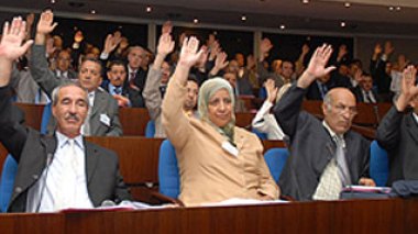 75% des députés sans diplôme!