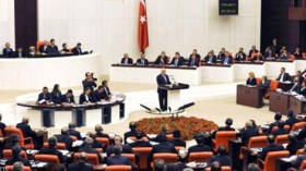 استقالة 350 عضو من الحزب الحاكم في تركيا وانضمامهم إلى المعارضة