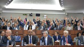 Parlement: plus de questions “personnelles” à poser aux ministres