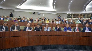 Affaire”Rebrab” : Ouyahia embarrassé par les députés