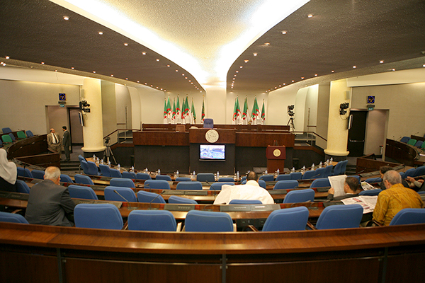 L’étau se resserre sur les ministres au Parlement!