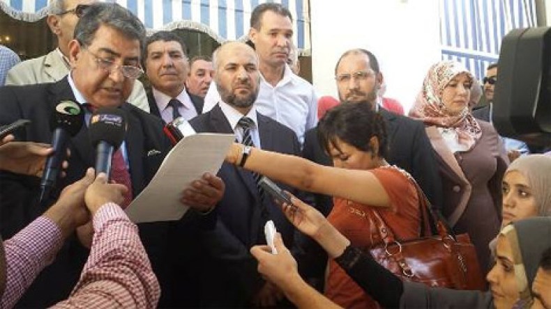 أحزاب وشخصيات تؤسس لجبهة معارضة موسعة دون بن فليس