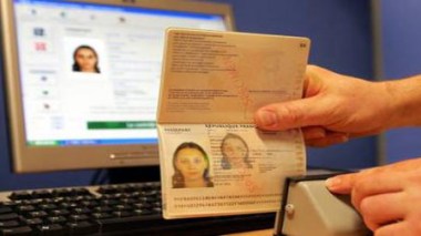 M. Sahli évalue à Paris l’opération de délivrance des passeports biométriques