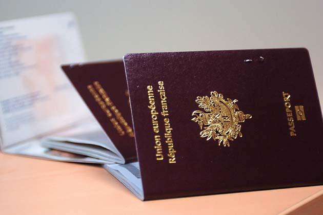 10 000 Algériens obtiennent les nationalités américaine et française annuellement