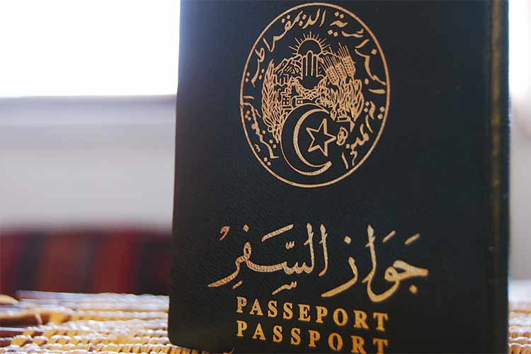Passeport biométrique: galère devant les consulats d’Algérie!