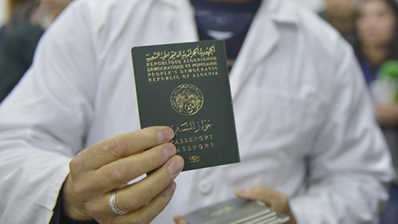 15 وظيفة عليا “محرّمة” على الجزائريين مزدوجي الجنسية!