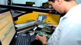 أخذ صور وبصمات ذوي الإحتياجات الخاصة والكبار بمنازلهم