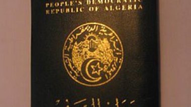 Des citoyens privés de passeports biométriques