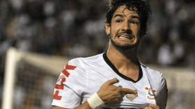 العنف يضرب الكرة البرازيلية مجددا.. واللاعبون يهددون بالإضراب