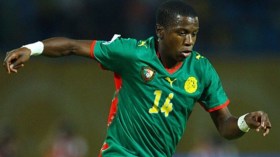 وفاة لاعب دولي كاميروني داخل الملعب