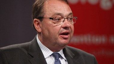 France offers 350,000 visas to Algerians