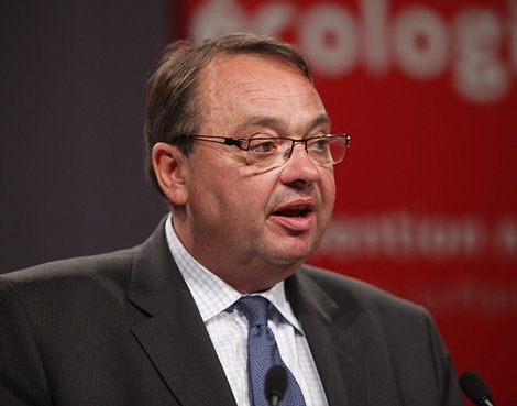 France offers 350,000 visas to Algerians