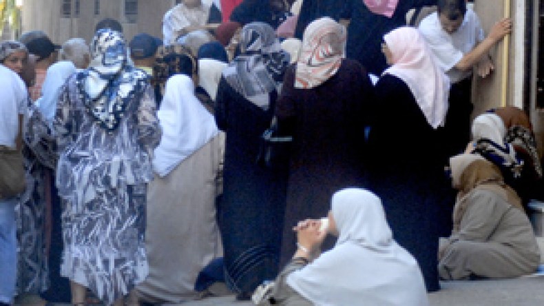 الإبقاء‭ ‬على‭ ‬قفة‭ ‬رمضان‭ ‬وتأجيل‭ ‬عملية‭ ‬تسليم الصكوك البريدية‭