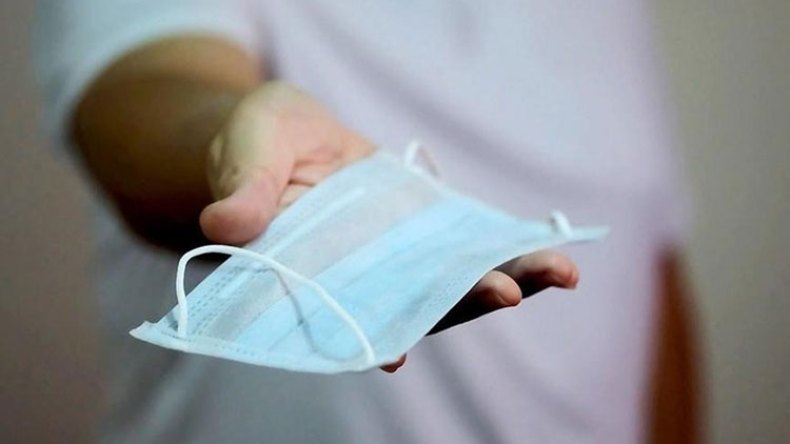 إسكافي يخيط 30 كمّامة يوميا لمساعدة المسنين بباتنة