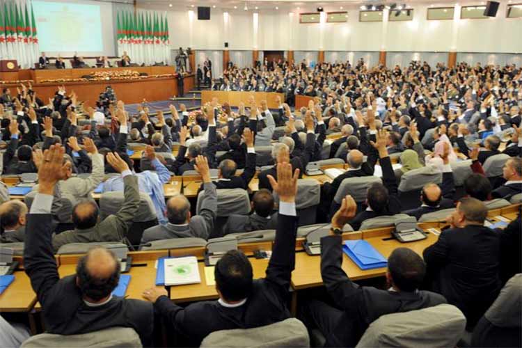 1.000 questions orales attendent les ministres du gouvernement Sellal