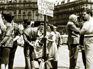 Les pieds noirs et les Harkis manifestent en France la fête de l’indépendance algérienne.