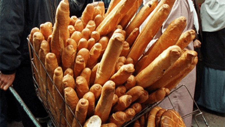 بقالون يرفضون استلام الخبز بـ”سعره الجديد”