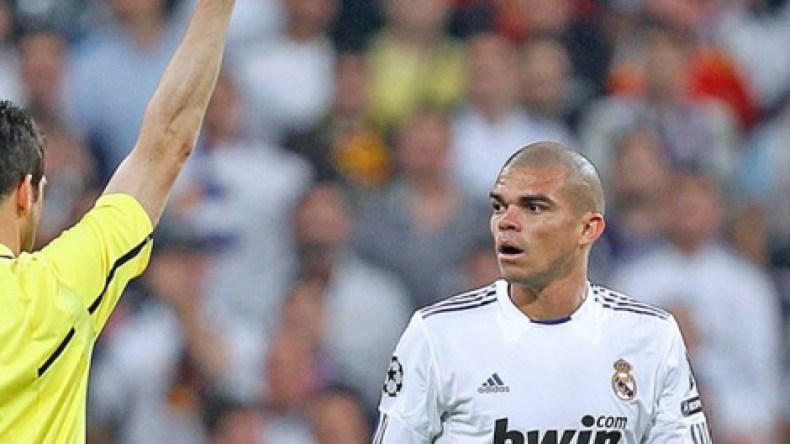 “بيبّي”  يشتم الحكم بكلام “سوقي” والعقوبة تلوح في الأفق