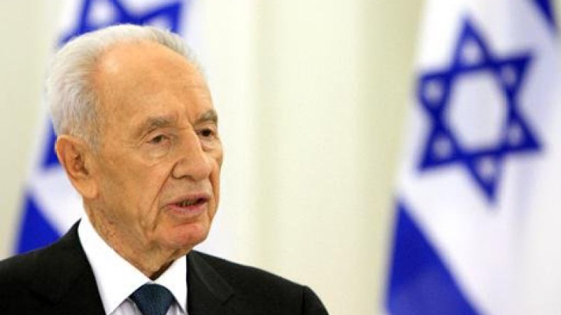 شيمون بيريز: “كان من الأسهل قتل عرفات بالرصاص”