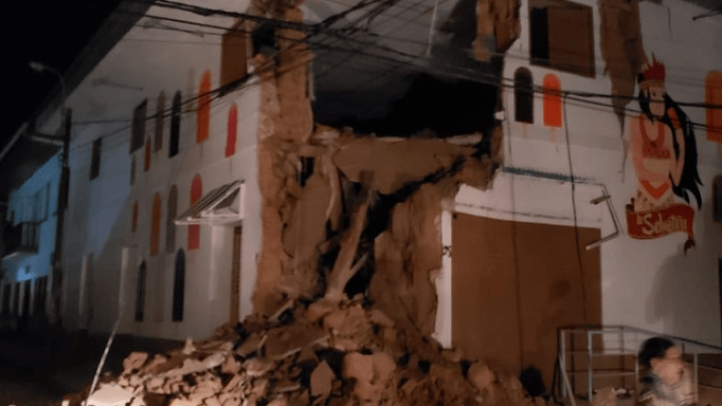 زلزال بقوة 8 درجات يضرب جمهورية البيرو