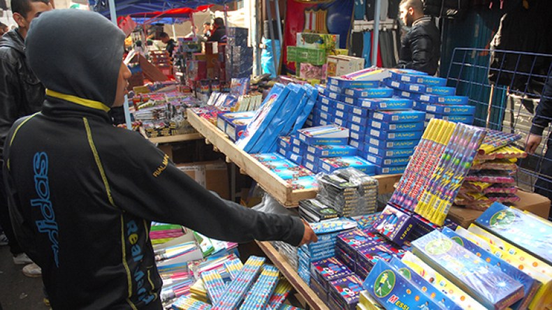 عقوبات تصل إلى 10 سنوات سجنا لتجار المفرقعات