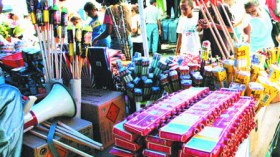 حجز‭ ‬مفرقعات‭ ‬وألعاب‭ ‬نارية‭ ‬بقيمة‭ ‬75‭ ‬مليارا‭ ‬بميناء‭ ‬عنابة‭ ‬