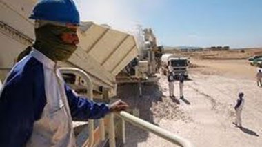 Hydrocarbures : 125 travailleurs algériens interpellent le ministre du Travail sur l’emploi du Petrojet