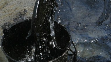 Quantities of oil discovered without drilling works southern Algeria