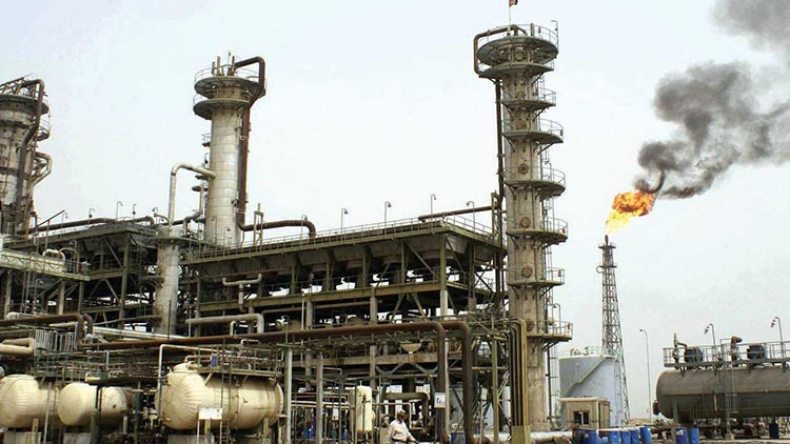 الحكومة ترسم السيناريوهات التي تنتظر الجزائريين بسبب أزمة النفط