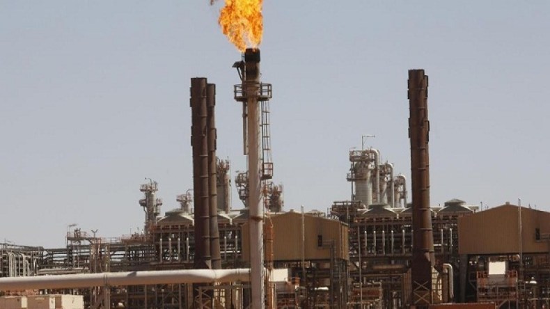 فنزويلا تتوقع استقرار سوق النفط بعد اتفاق الجزائر