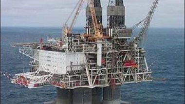 Le pétrole se replie sous les 107 dollars