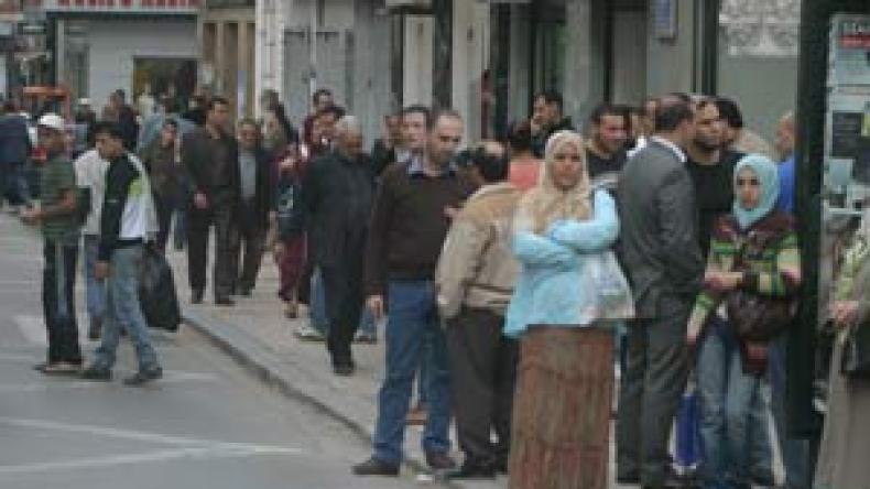 الجزائريون ما بين متخوف ومترقب ومقاطع للقاح أنفلونزا الخنازير