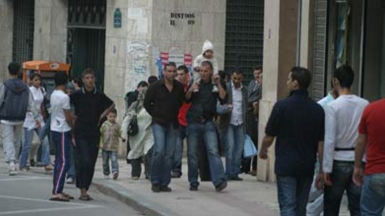 خمسة وستون بالمائة من الجزائريين يتنقلون مشيا على الأقدام