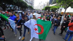 الأساتذة..الطلبة والتلاميذ في الشارع