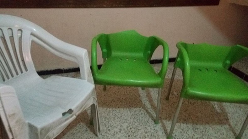 أطباء خواص يبتزون المرضى ويستقبلونهم بكراس مكسرة